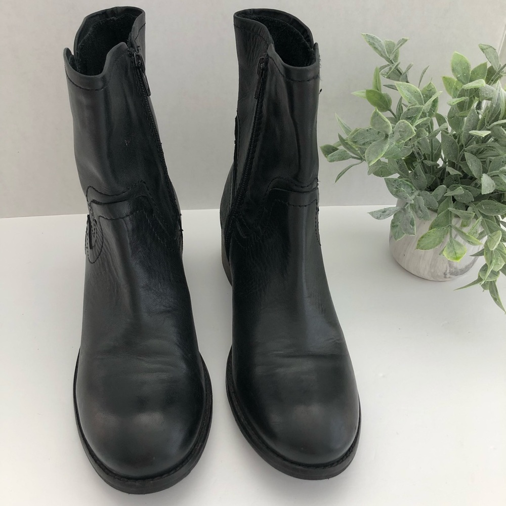 Skechers Black Leather Block Low Heel Boots Sz 8.5 - Picture 2 of 9